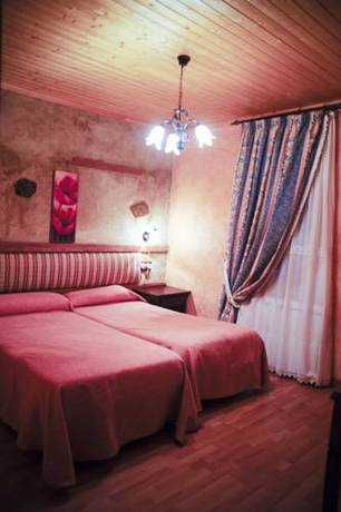 Imagen de la habitación del Hotel Rural Restaurante Los Rosales. Foto 4