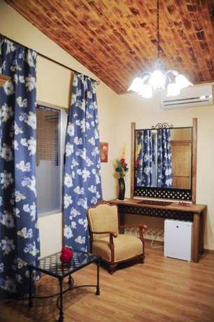 Imagen de la habitación del Hotel Rural Restaurante Los Rosales. Foto 6