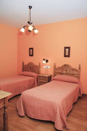 Imagen de la habitación del Hotel Rural Restaurante Los Rosales. Foto 12