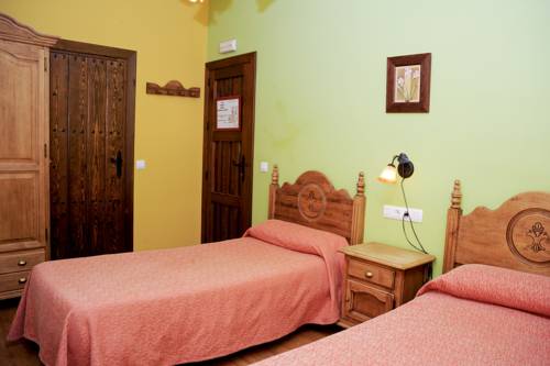 Imagen de la habitación del Hotel Rural Restaurante Los Rosales. Foto 13