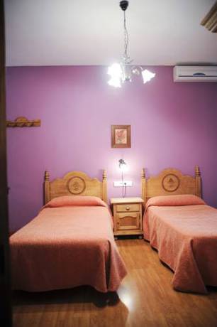 Imagen de la habitación del Hotel Rural Restaurante Los Rosales. Foto 14