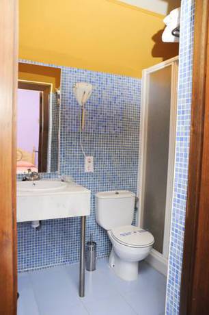 Imagen de la habitación del Hotel Rural Restaurante Los Rosales. Foto 15