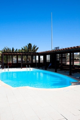 Imagen de la piscina del Hotel Rural Restaurante Mahoh. Foto 18