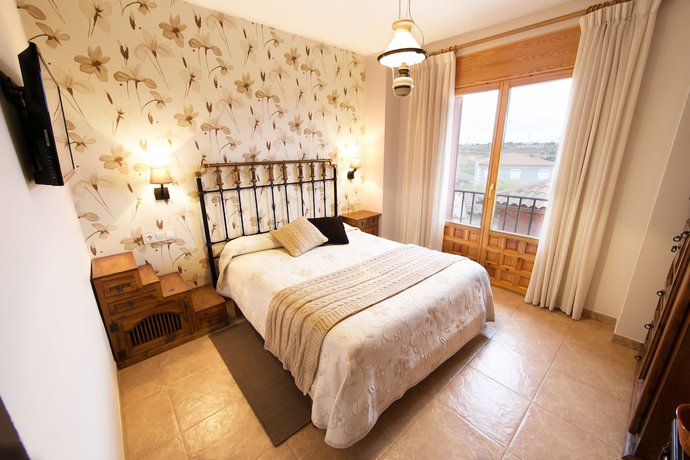 Imagen de la habitación del Hotel Rural Restaurante Quintanares. Foto 7