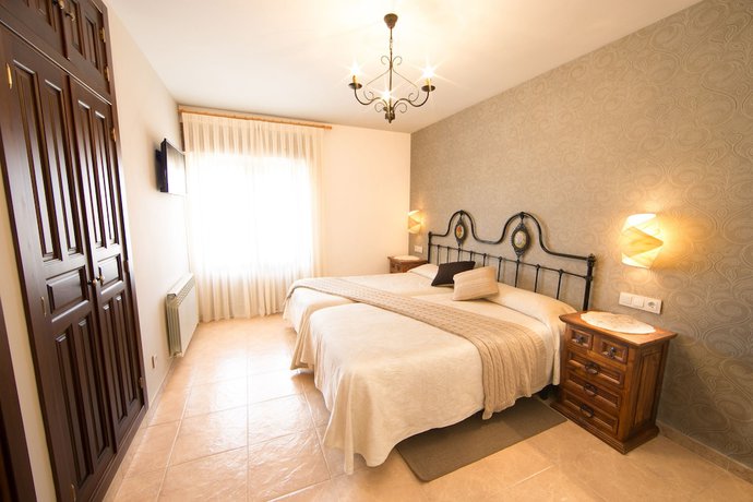 Imagen de la habitación del Hotel Rural Restaurante Quintanares. Foto 9