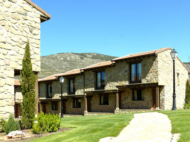 Imagen de los exteriores del Hotel Rural Ribera Del Corneja. Foto 7