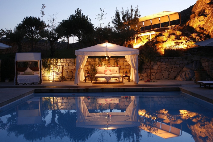 Imagen de la piscina del Hotel Rural Rusticae Casas Do Coro. Foto 6