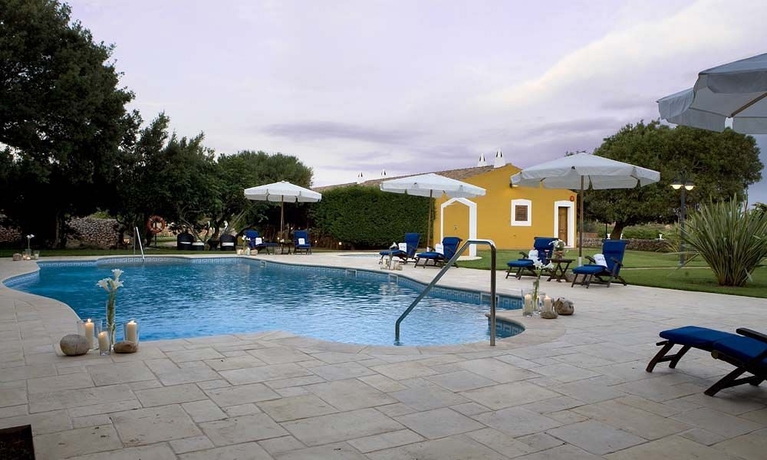 Imagen de la piscina del Hotel Rural Sant Ignasi. Foto 16