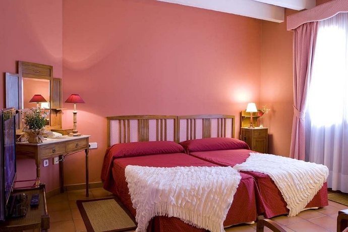 Imagen de la habitación del Hotel Rural Sant Ignasi. Foto 10