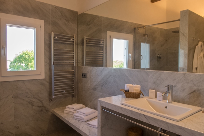 Imagen de la habitación del Hotel Rural Sant Joan De Binissaida. Foto 18