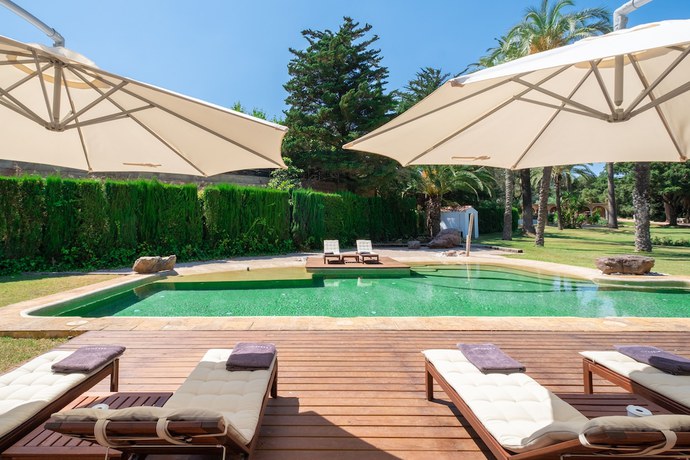 Imagen de la piscina del Hotel Rural Sant Patrici. Foto 20