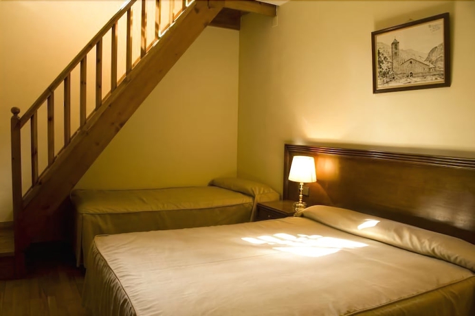Imagen de la habitación del Hotel Rural Santa Bàrbara De La Vall D'ordino. Foto 3