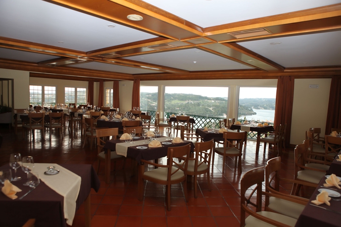 Imagen del bar/restaurante del Hotel Rural Segredos de Vale Manso. Foto 2