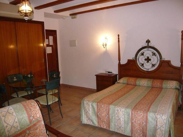 Imagen de la habitación del Hotel Rural Serrella. Foto 5