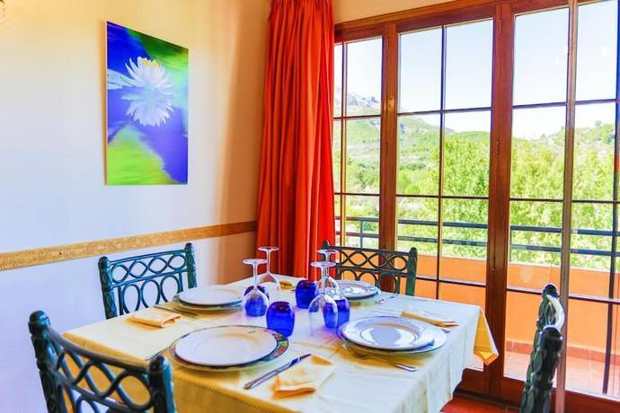 Imagen de la habitación del Hotel Rural Serrella. Foto 6