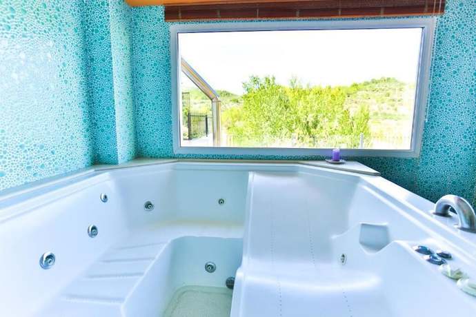 Imagen de la habitación del Hotel Rural Serrella. Foto 8