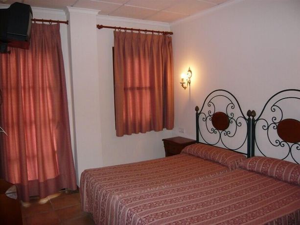 Imagen de la habitación del Hotel Rural Serrella. Foto 11