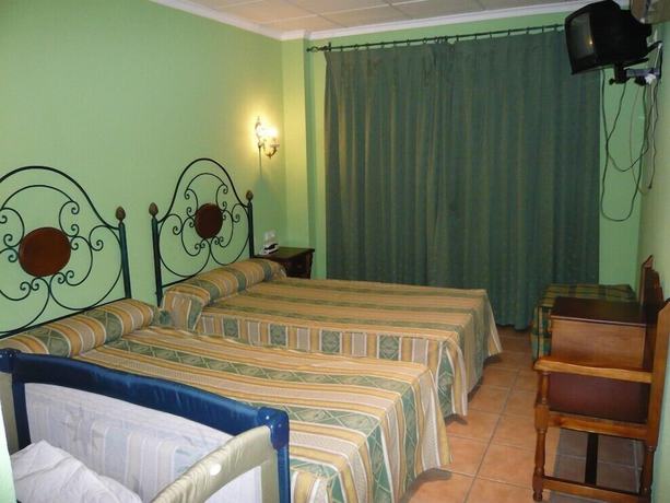 Imagen de la habitación del Hotel Rural Serrella. Foto 13