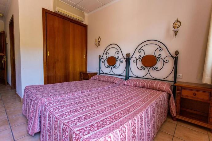 Imagen de la habitación del Hotel Rural Serrella. Foto 18