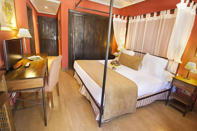 Imagen de la habitación del Hotel Rural Spa Hacienda Los Robles. Foto 6