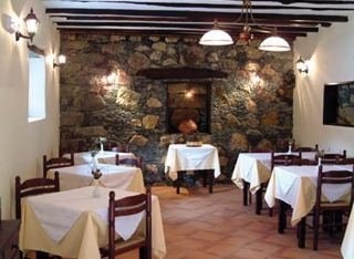 Imagen del bar/restaurante del Hotel Rural Tamahuche. Foto 4
