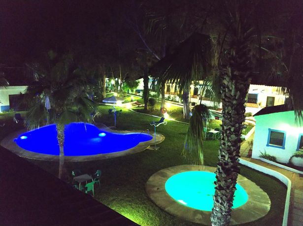 Imagen de la piscina del Hotel Rural Terrablanca. Foto 18