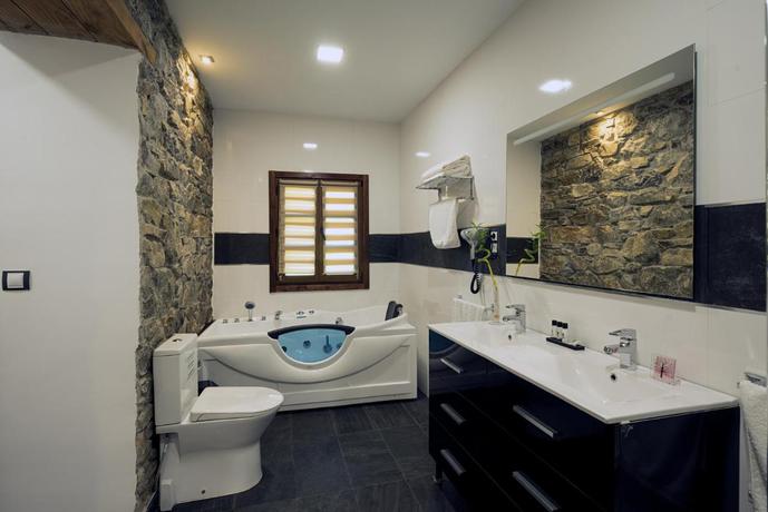 Imagen de la habitación del Hotel Rural Urdaibai Etxea. Foto 2