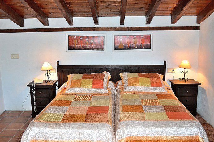 Imagen de la habitación del Hotel Rural Valleoscuru. Foto 13