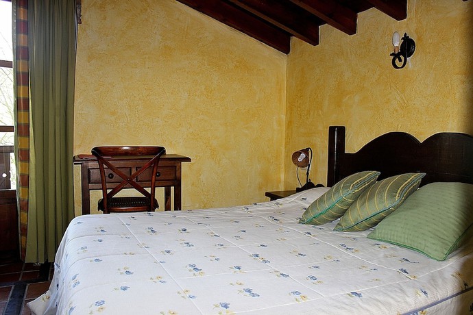 Imagen de la habitación del Hotel Rural Valleoscuru. Foto 14