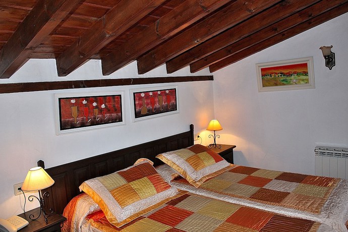 Imagen de la habitación del Hotel Rural Valleoscuru. Foto 20