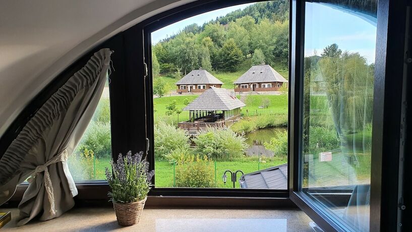 Imagen de la habitación del Hotel Rural Vatra Boiereasca. Foto 16