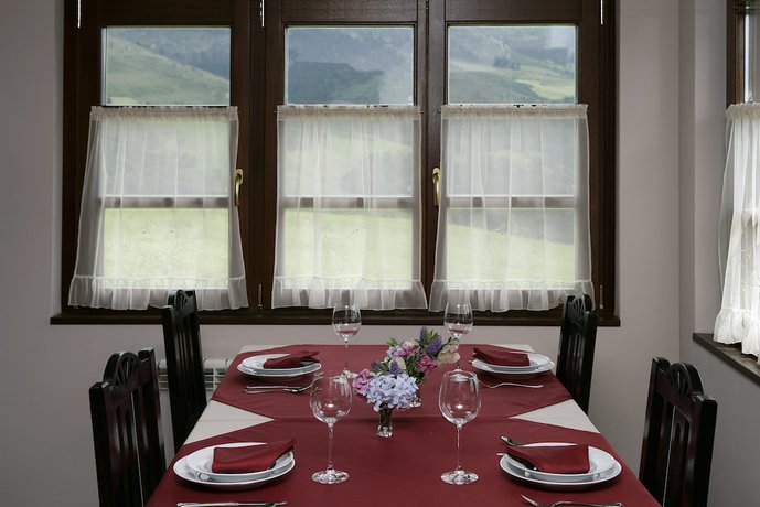 Imagen del bar/restaurante del Hotel Rural Yeguada Albeitar. Foto 2