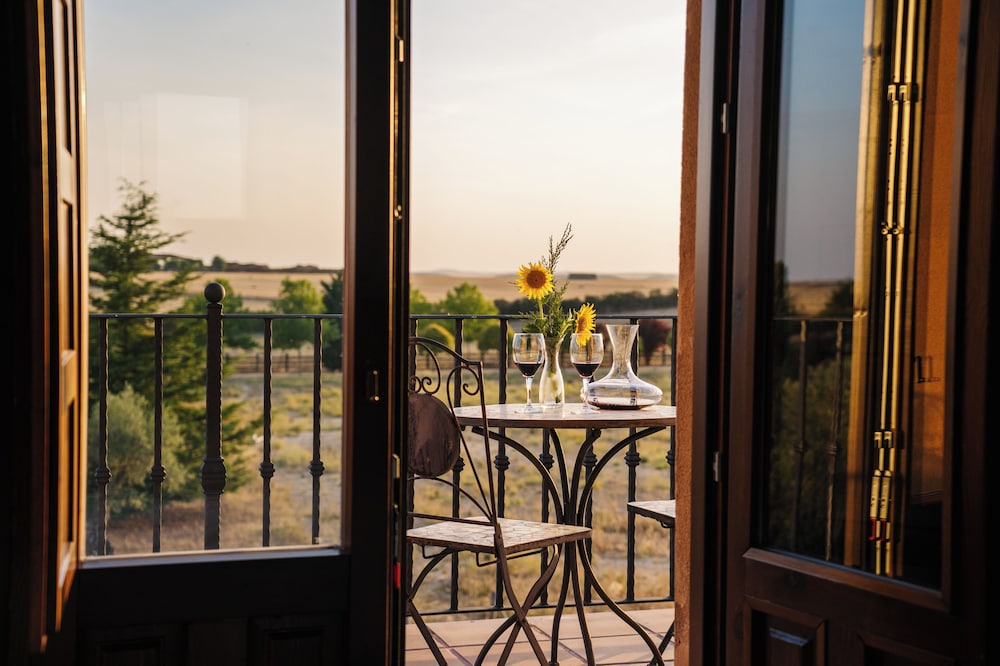 Imagen de la habitación del Hotel Rural abba Las Viñas Tiedra. Foto 10