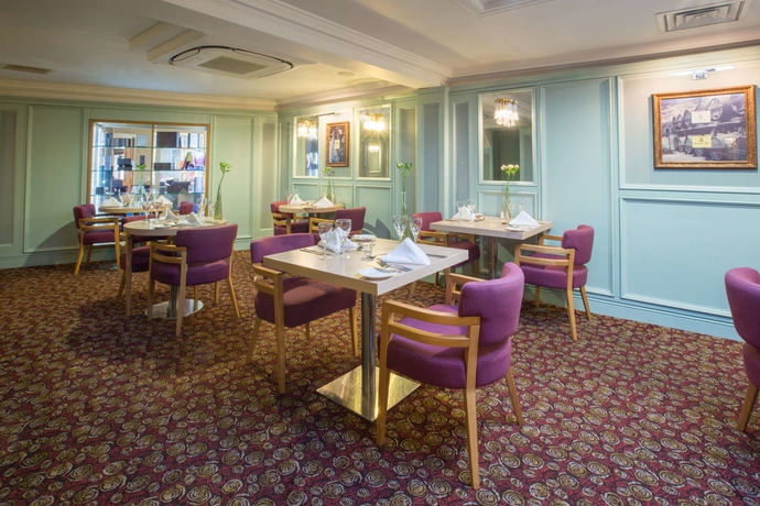 Imagen del bar/restaurante del Hotel Rural doubletree by hilton oxford belfry. Foto 2