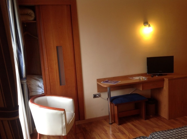 Imagen de la habitación del Hotel Rusadir. Foto 11