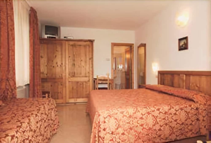 Imagen de la habitación del Hotel Rusall. Foto 11