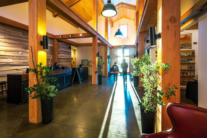Imagen de los interiores del Hotel Rush Creek Lodge At Yosemite. Foto 19