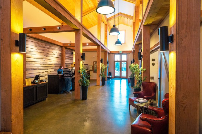 Imagen de los interiores del Hotel Rush Creek Lodge At Yosemite. Foto 20