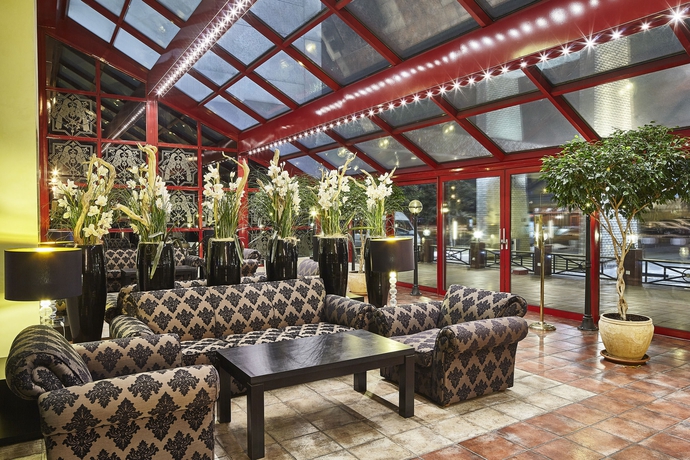 Imagen de los interiores del Hotel Rushotel. Foto 8