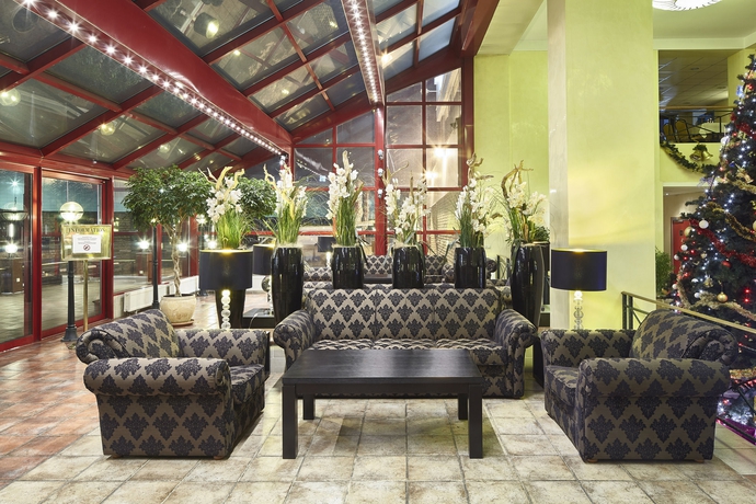 Imagen de los interiores del Hotel Rushotel. Foto 11