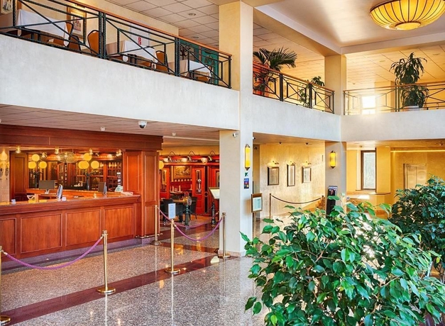 Imagen de los interiores del Hotel Rushotel. Foto 16