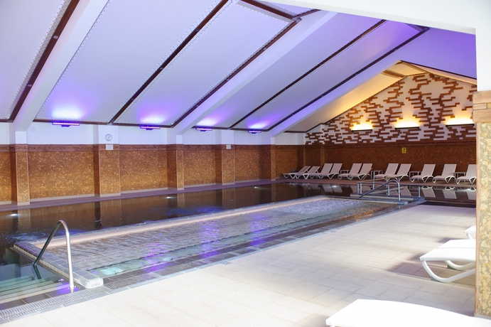 Imagen de la piscina del Hotel Ruskovets Resort. Foto 17