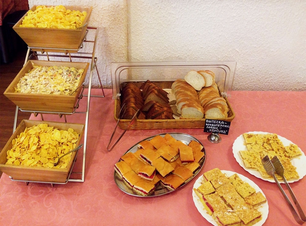 Imagen del bar/restaurante del Hotel Russ. Foto 2