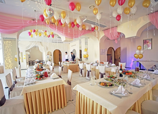 Imagen del bar/restaurante del Hotel Russ. Foto 3