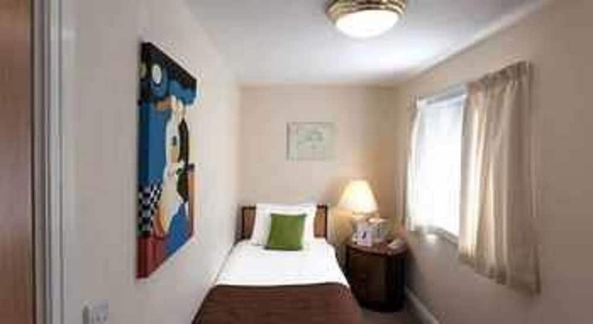 Imagen de la habitación del Hotel Russ Hill. Foto 10