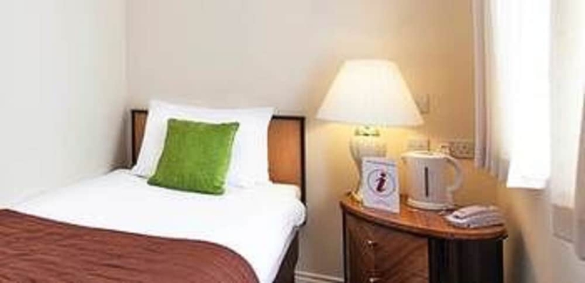 Imagen de la habitación del Hotel Russ Hill. Foto 12