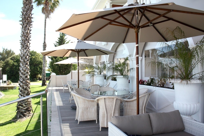 Imagen de los exteriores del Hotel Russells On The Port. Foto 11