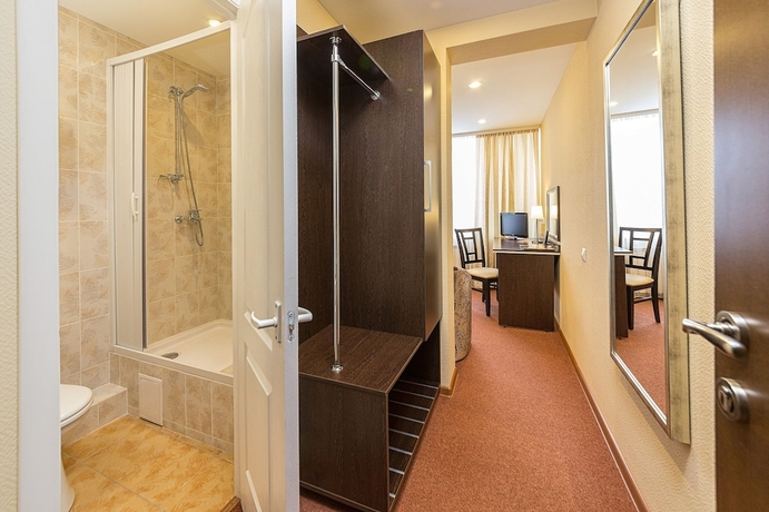 Imagen de la habitación del Hotel Russia Hotel. Foto 5