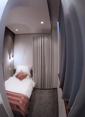 Imagen de la habitación del Hotel Russia, SKOPJE. Foto 3