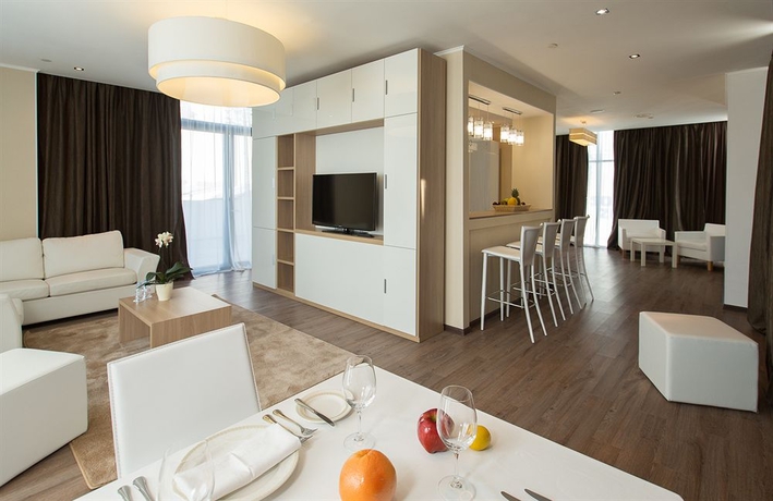 Imagen de los interiores del Hotel Russian Seasons Deluxe. Foto 11